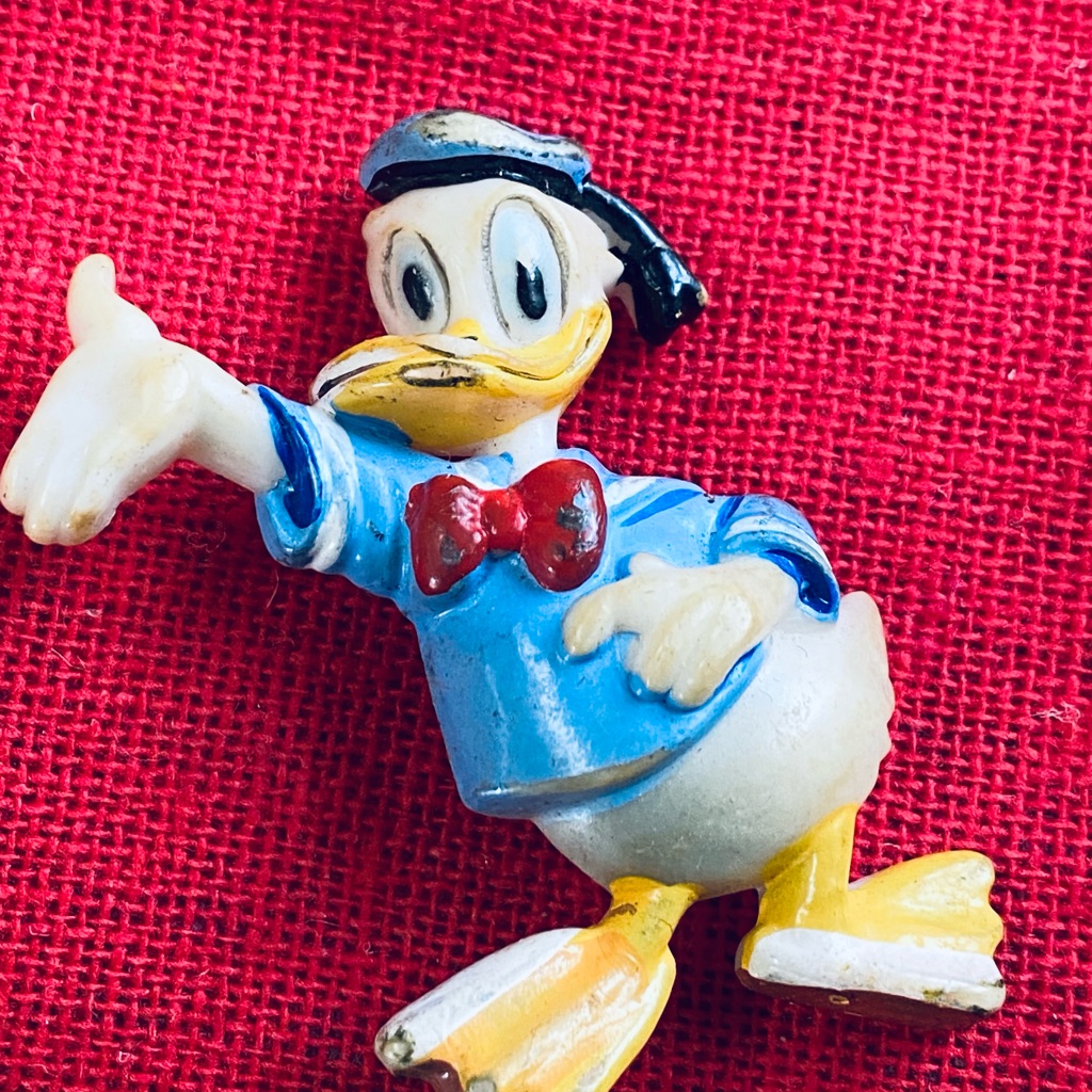 Vintage Donald Duck Disnwy Brooch